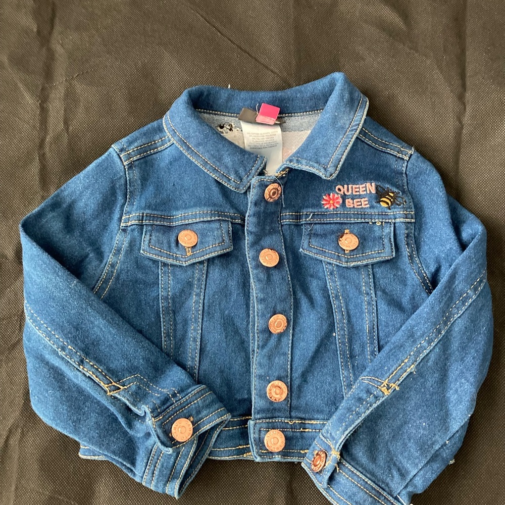 2T Vince Camuto embroidered Denim Jacket